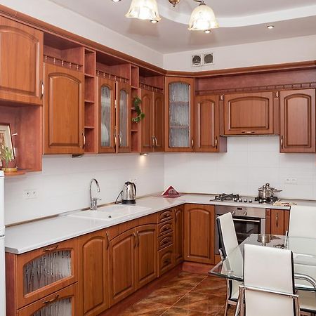 Dorosh Apartamet Lägenhet Lviv Exteriör bild